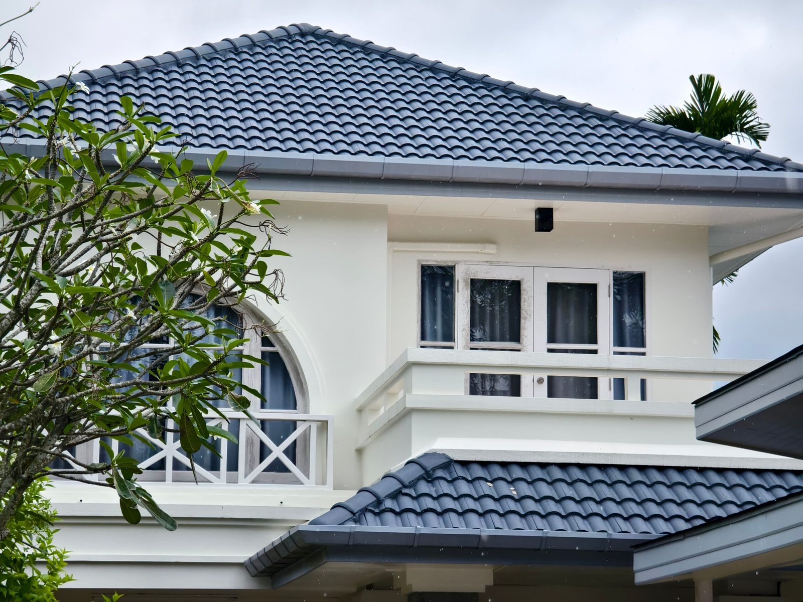 detailed view windows doors balconies city buildings (1) detailed view windows doors balconies city buildings (1)
